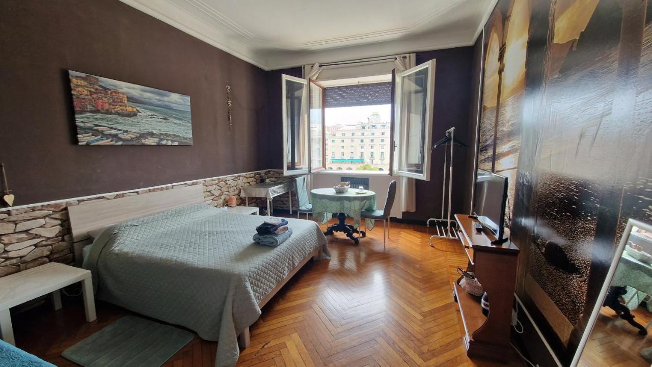 B&B Piazza Della Vittoria Genoa Luaran gambar